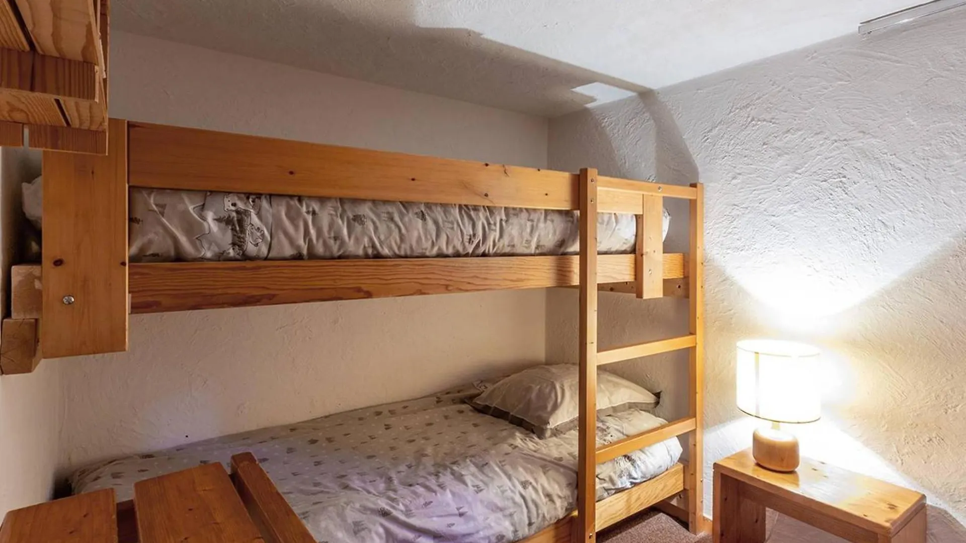 Apartment Duplex Spacieux Avec Terrasse, Garage, Et Wifi A Meribel - Fr-1-355-7