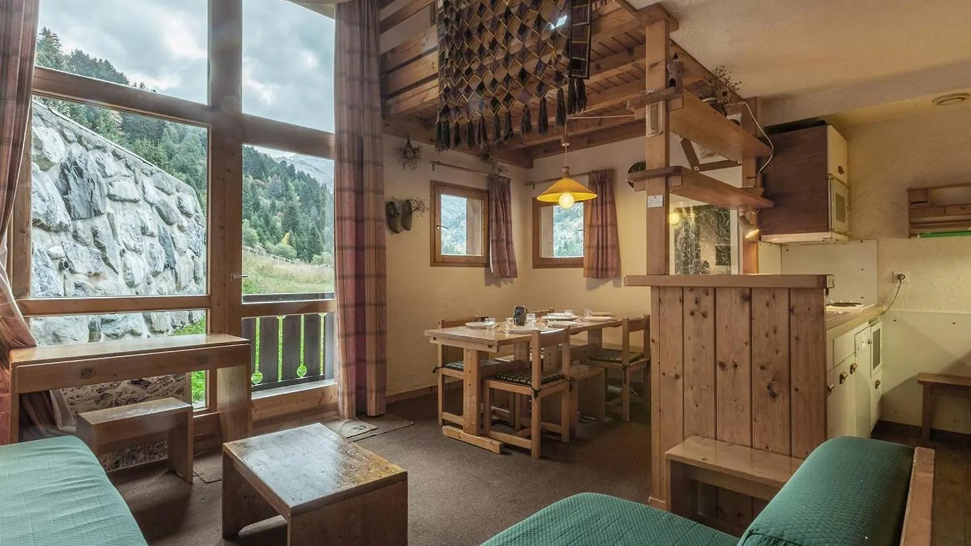 Apartment Duplex Spacieux Avec Terrasse, Garage, Et Wifi A Meribel - Fr-1-355-7 France